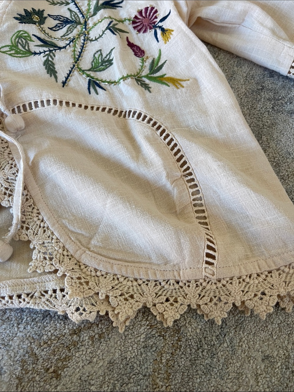 Embroidered Lace-Trim Cropped Blouse - Light Cream - Picture 7 of 7